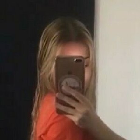 Naakte gelekte OnlyFans-foto van Baticlas