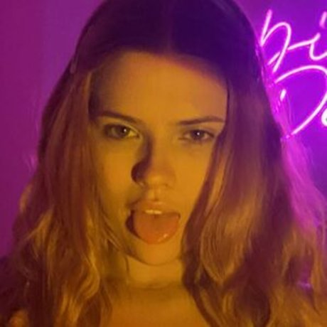 Naakte gelekte OnlyFans-foto van Soylupitapeachof