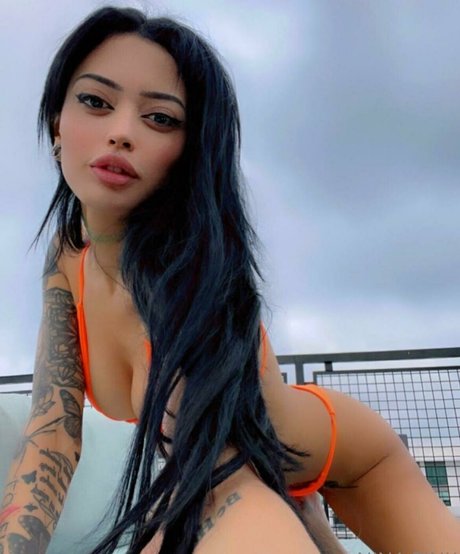 Naakte gelekte OnlyFans-foto van Ninapinkxo