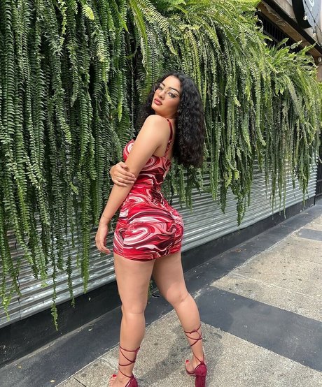 Naakte gelekte OnlyFans-foto van Camila Krystel