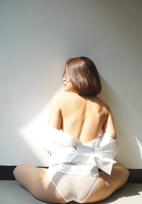 Naakte gelekte OnlyFans-foto van Kansuda