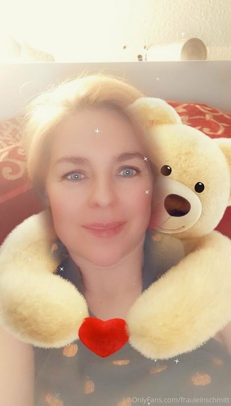 Naakte gelekte OnlyFans-foto van Frauleinschmittfree