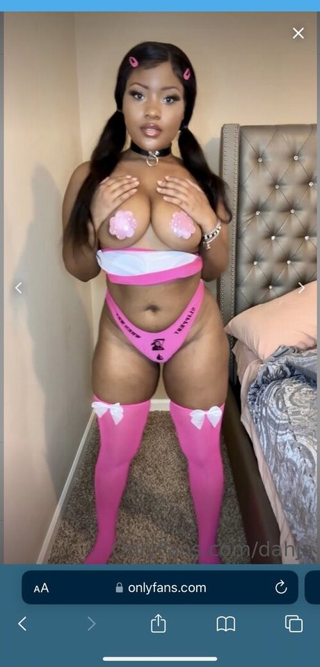 Naakte gelekte OnlyFans-foto van Dahja