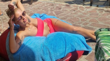 Naakte gelekte OnlyFans-foto van Emmiesix