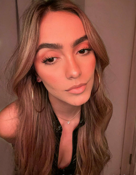 Naakte gelekte OnlyFans-foto van Piaxfree