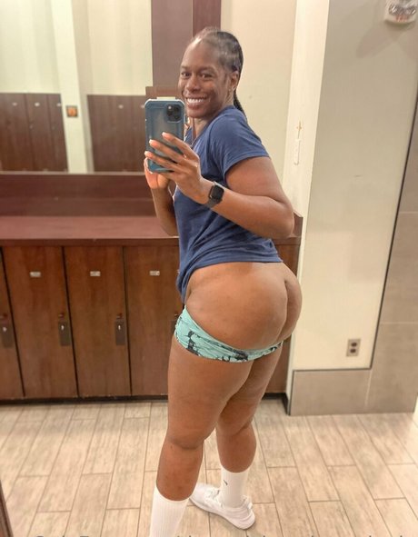 Naakte gelekte OnlyFans-foto van Therealchocolateminnie