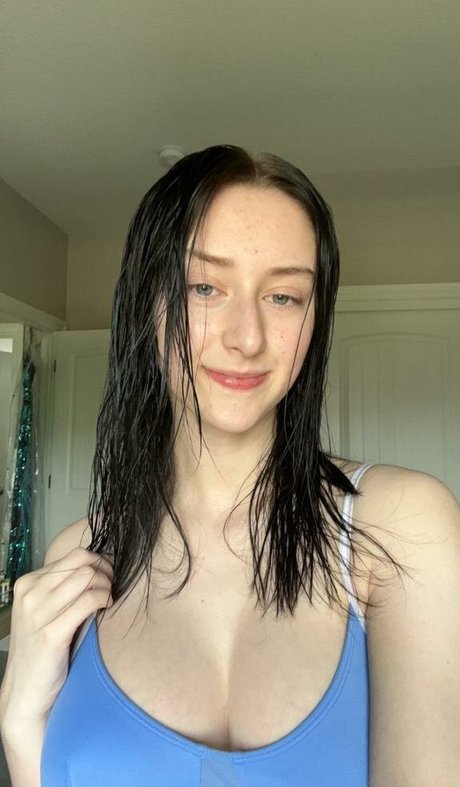 Naakte gelekte OnlyFans-foto van Orla Gracey