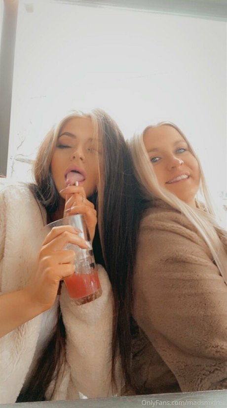 Naakte gelekte OnlyFans-foto van Madsmxfree