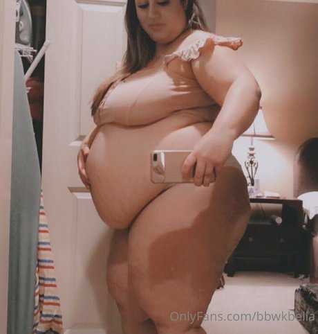 Naakte gelekte OnlyFans-foto van Bbwkbella