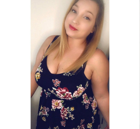 Naakte gelekte OnlyFans-foto van Ofbangs