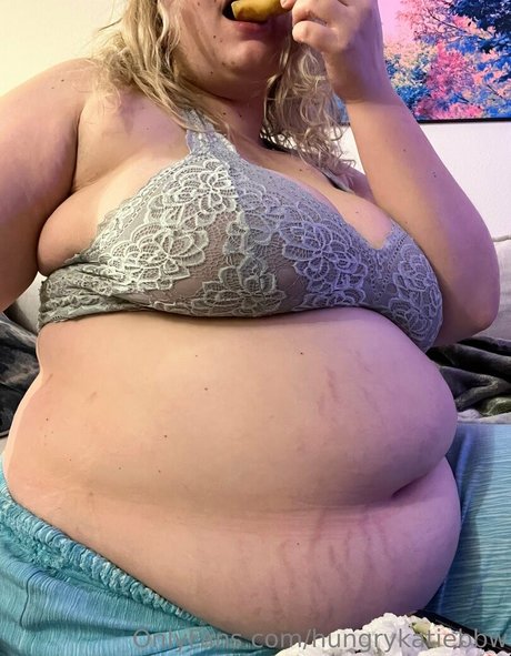 Naakte gelekte OnlyFans-foto van Hungrykatiebbw