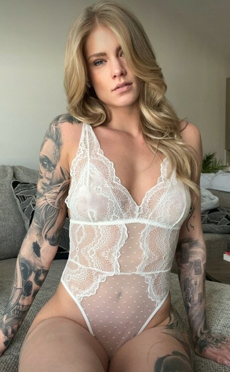 Naakte gelekte OnlyFans-foto van Krista M Arie
