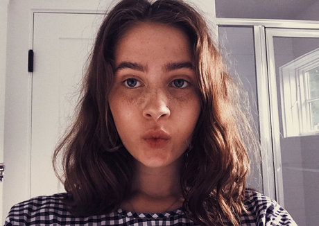 Naakte gelekte OnlyFans-foto van Clairo