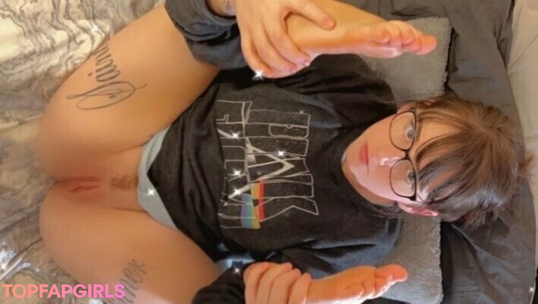 Naakte gelekte OnlyFans-foto van Karliebrooks #9 Naakte gelekte OnlyFans-foto van Karliebrooks #9