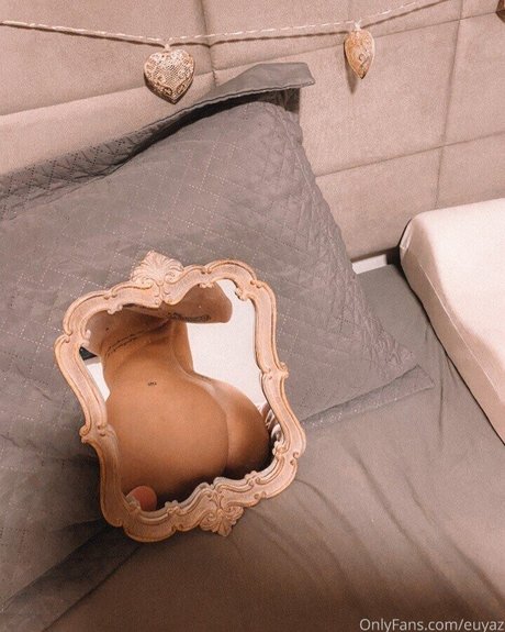 Naakte gelekte OnlyFans-foto van Euyaz