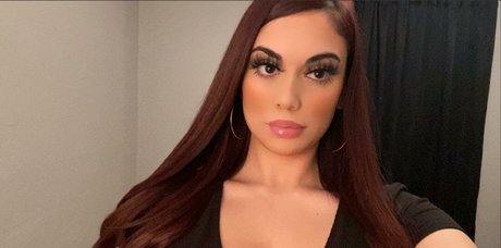 Naakte gelekte OnlyFans-foto van Christy Forbes
