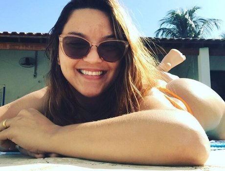 Naakte gelekte OnlyFans-foto van Karin Francini
