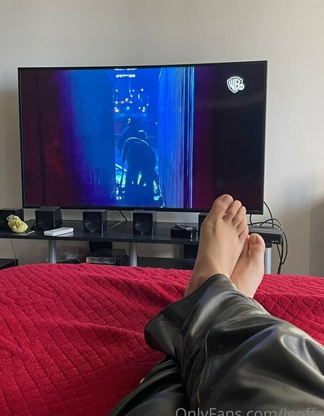 Naakte gelekte OnlyFans-foto van Leoffz