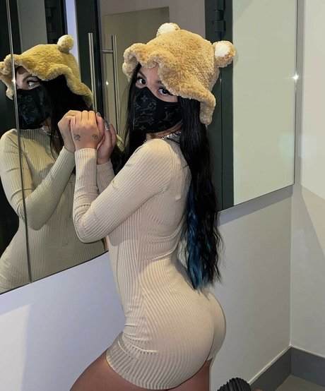 Naakte gelekte OnlyFans-foto van Tenderlybae
