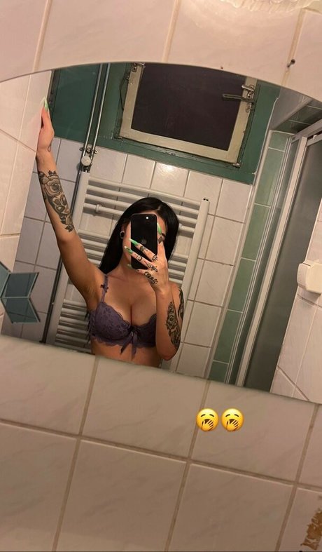 Naakte gelekte OnlyFans-foto van Gonoszhalott