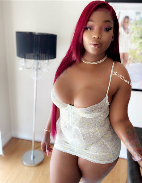 Naakte gelekte OnlyFans-foto van Jessncredible