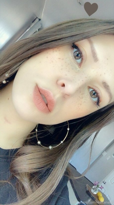 Naakte gelekte OnlyFans-foto van Realcanadaali