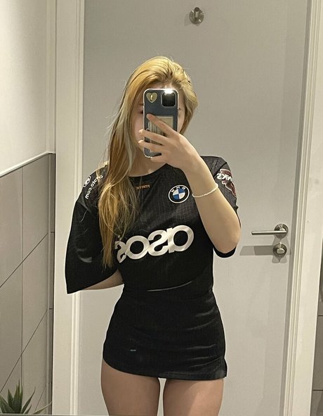 Naakte gelekte OnlyFans-foto van Ivyowowo