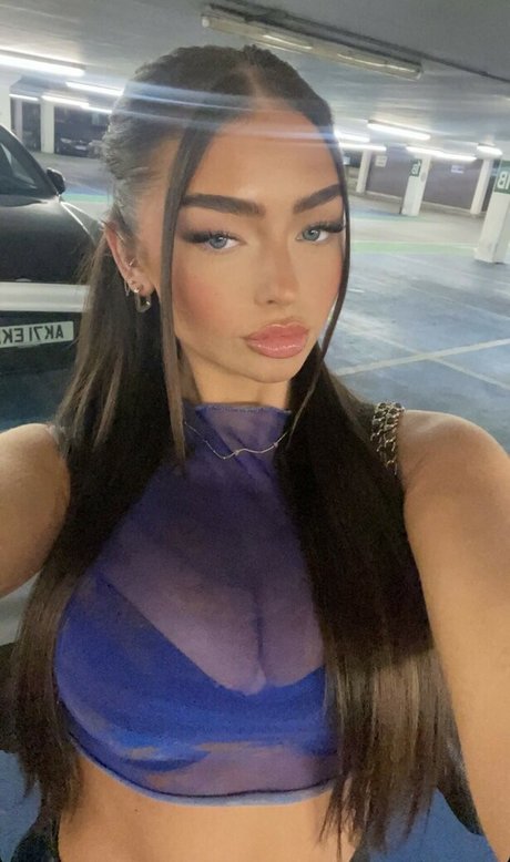 Naakte gelekte OnlyFans-foto van Kiera Lucy