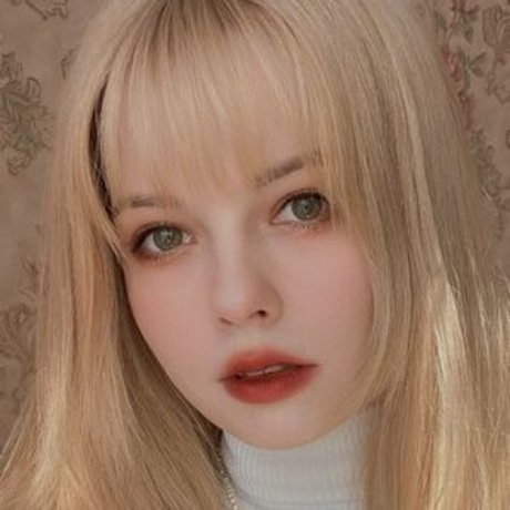 Naakte gelekte OnlyFans-foto van Xiao Elsie