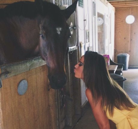 Naakte gelekte OnlyFans-foto van Ashton Hatchell