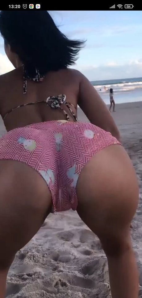 Naakte gelekte OnlyFans-foto van Miih Maia