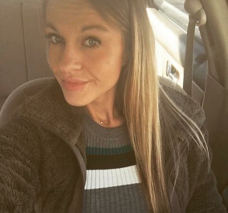 Naakte gelekte OnlyFans-foto van Kenzie Colvard