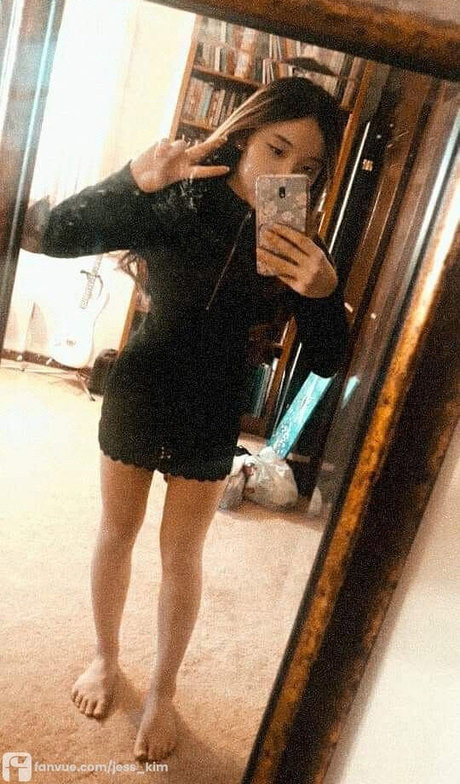 Naakte gelekte OnlyFans-foto van Jesskim