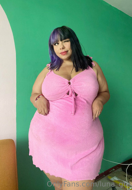 Naakte gelekte OnlyFans-foto van Lunagfe