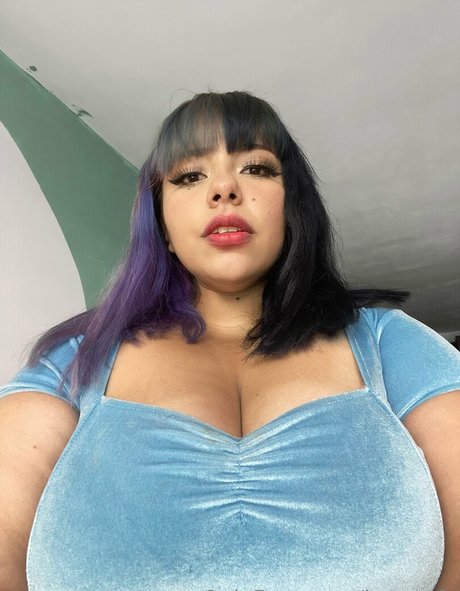 Naakte gelekte OnlyFans-foto van Lunagfe
