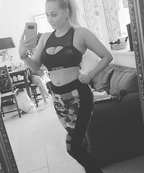 Naakte gelekte OnlyFans-foto van Missrachaelcx