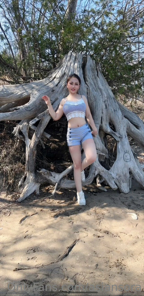 Naakte gelekte OnlyFans-foto van Asiansora