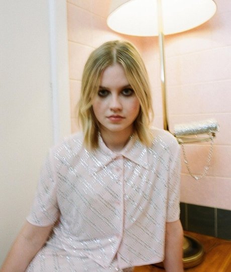 Naakte gelekte OnlyFans-foto van Angourie Rice