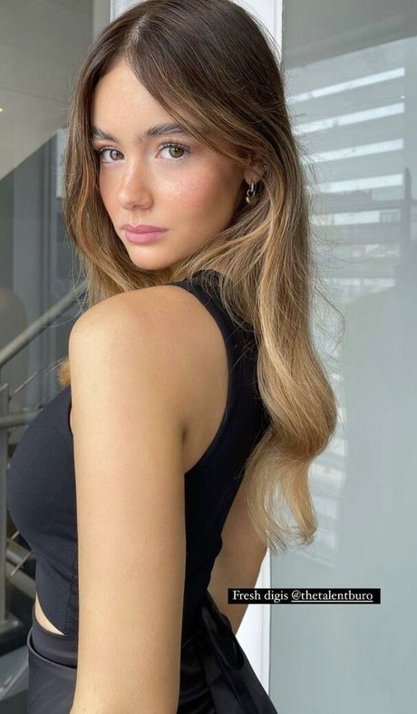 Naakte gelekte OnlyFans-foto van Ella Grace Cervetto