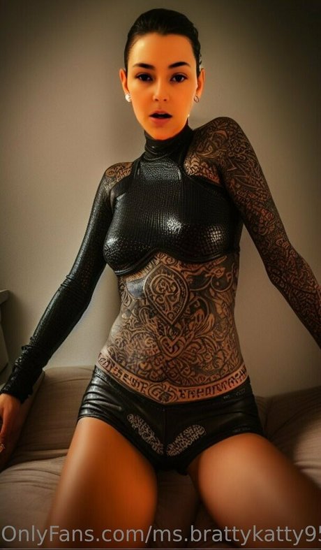 Naakte gelekte OnlyFans-foto van Polycouplefree