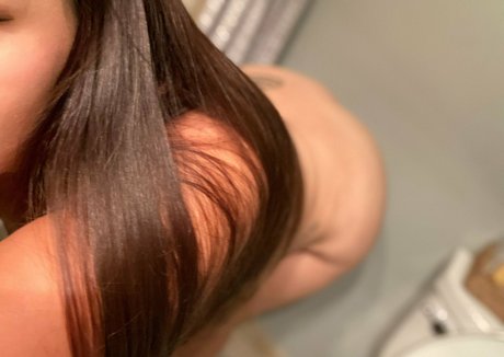 Naakte gelekte OnlyFans-foto van Hanna Lake
