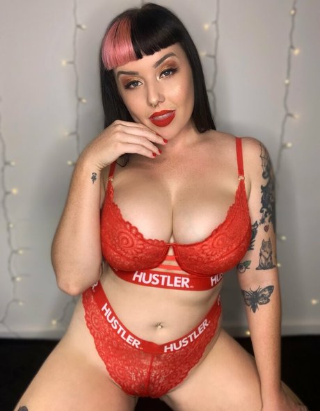 Naakte gelekte OnlyFans-foto van Blossyblue