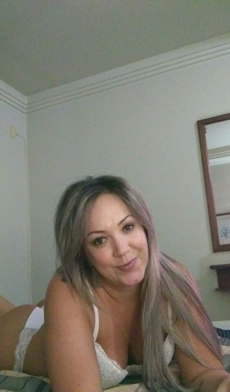 Naakte gelekte OnlyFans-foto van Alessandra Maia