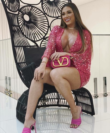 Naakte gelekte OnlyFans-foto van Juliana Salimeni