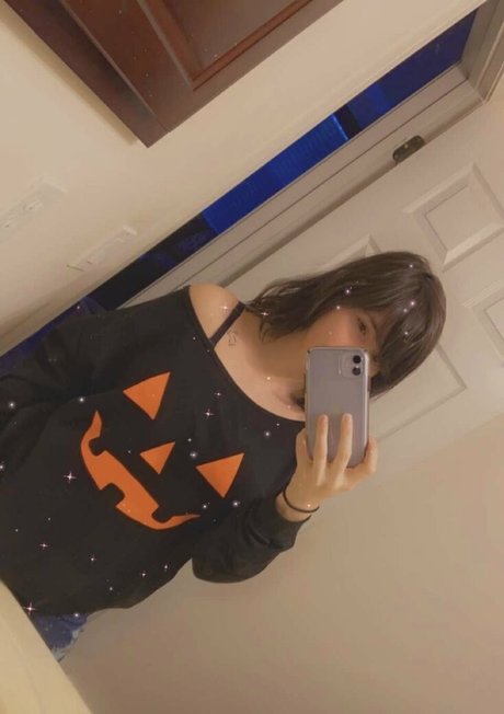 Naakte gelekte OnlyFans-foto van Infatuatedkitty