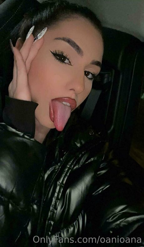 Naakte gelekte OnlyFans-foto van Oanioana