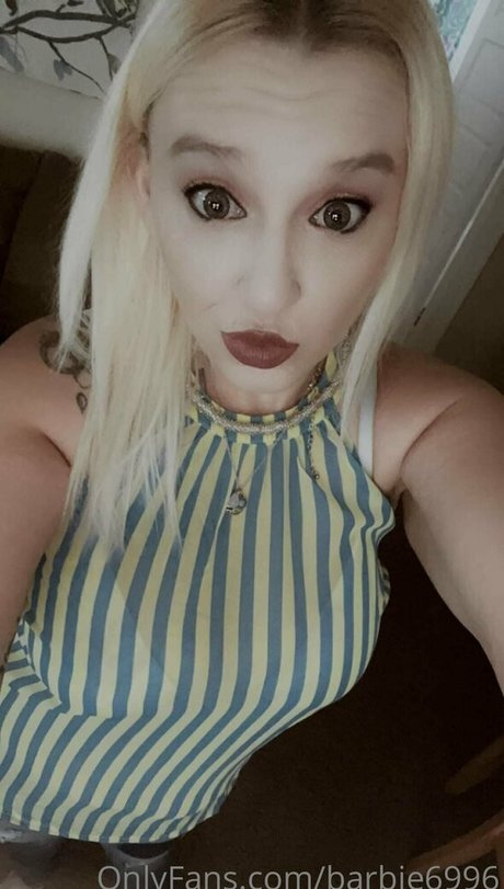 Naakte gelekte OnlyFans-foto van Barbie6996