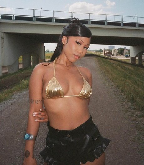 Naakte gelekte OnlyFans-foto van Sukibaby