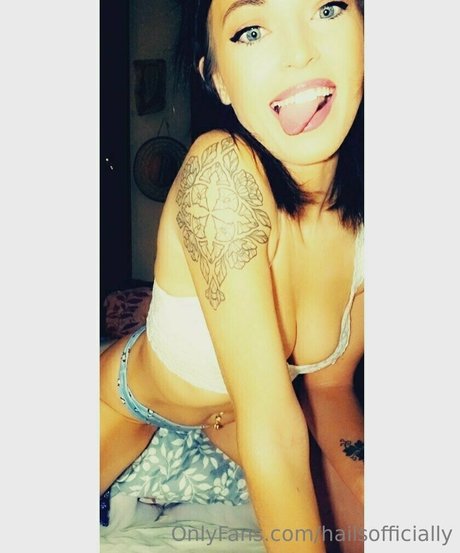 Naakte gelekte OnlyFans-foto van Hailsofficially