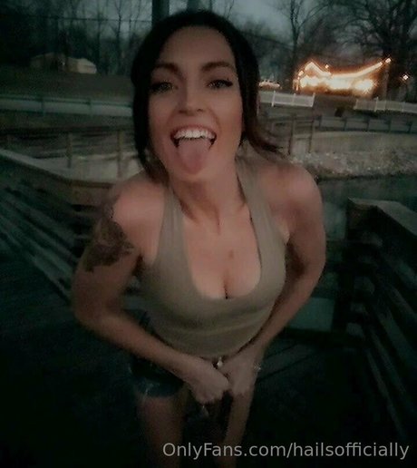 Naakte gelekte OnlyFans-foto van Hailsofficially